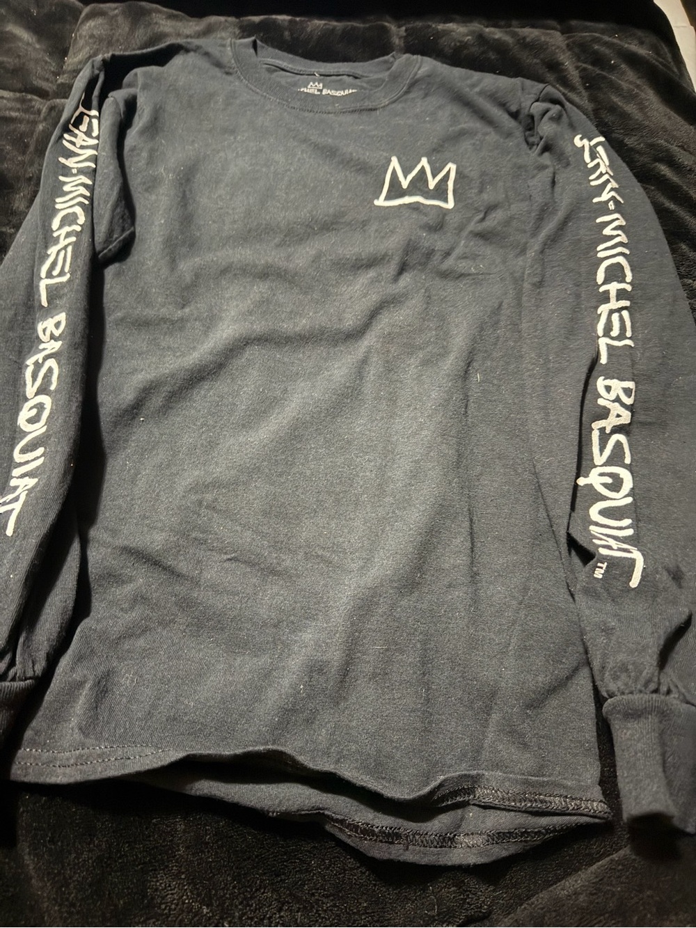 Black Long-Sleeve Graphic Men’s Shirt with White Crown Detail